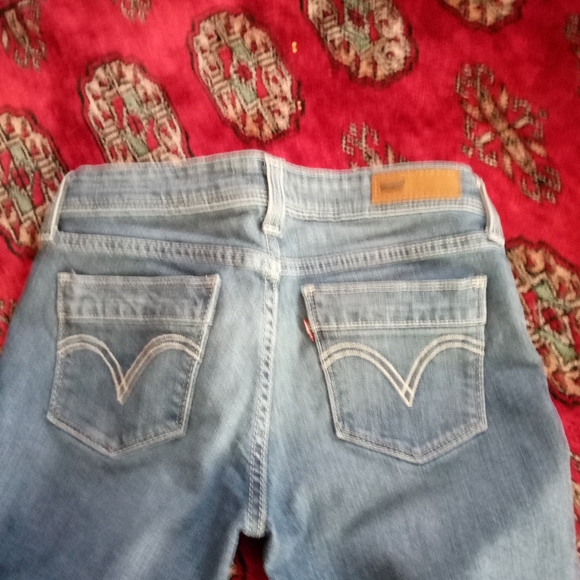 Denim Curve Levi's - Picture 4 of 4
